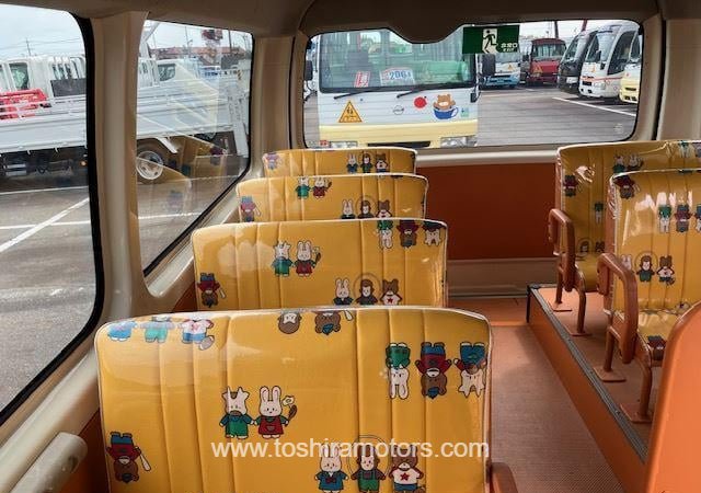 
								2015 TOYOTA HIACE VAN 212/1.5 full									