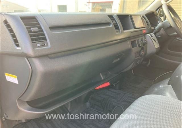 
								2023 TOYOTA HIACE VAN 418/1.5TSS full									