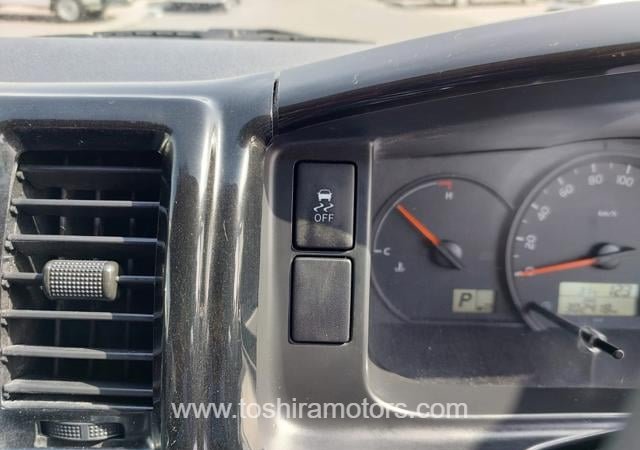 
								2016 TOYOTA HIACE COMMUTER POWER SLIDE PASSENGER DOOR full									