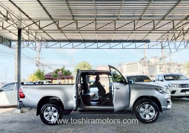 
								2019 TOYOTA HILUX 2.4 E REVO SMART CAB full									