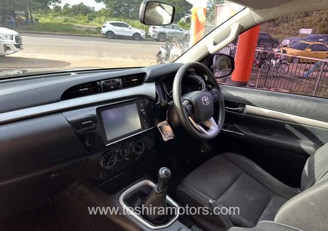 
								2020 TOYOTA HILUX 2.4 E REVO DOUBLE CAB full									