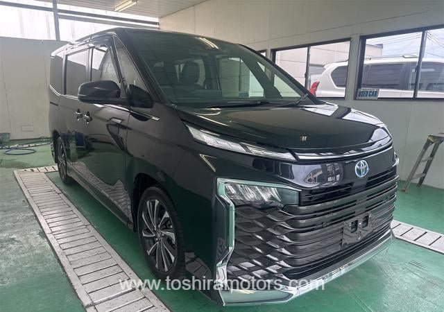 
								2025 TOYOTA VOXY full									