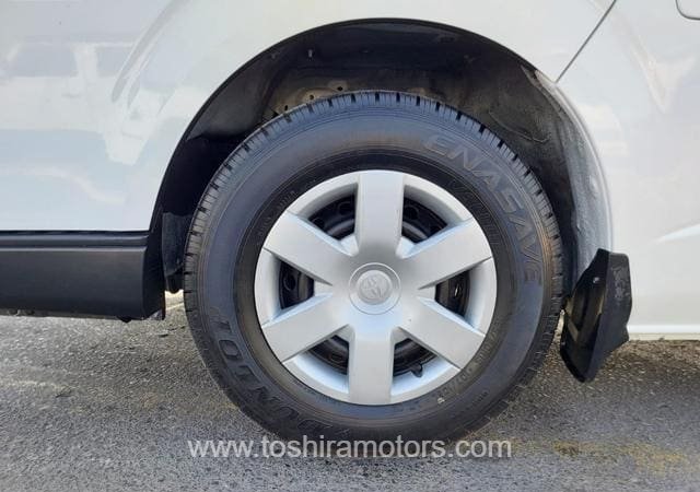 
								2015 TOYOTA HIACE COMMUTER full									