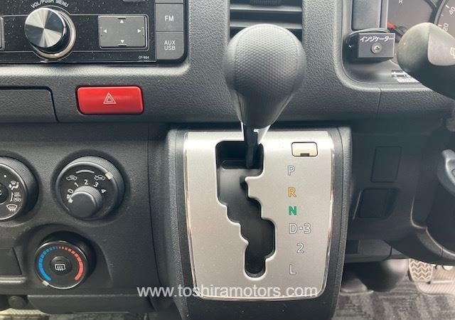 
								2015 TOYOTA HIACE VAN 212/1.5 full									