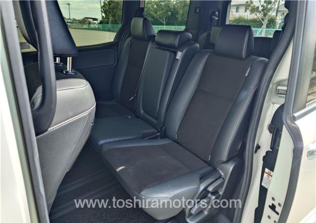 
								TOYOTA NOAH TSS  full									