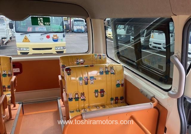 
								2015 TOYOTA HIACE VAN 212/1.5 full									