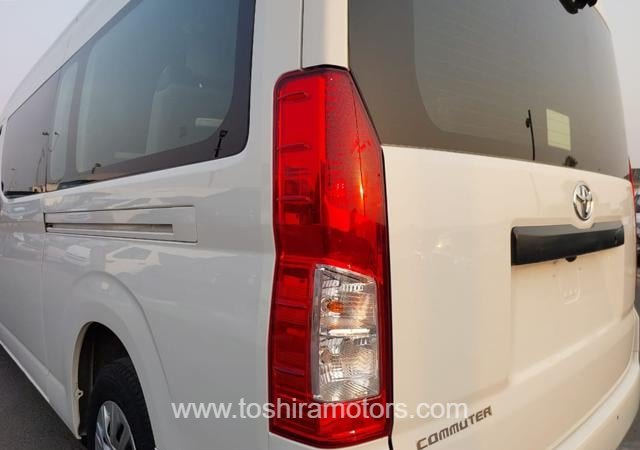 
								2021 TOYOTA HIACE COMMUTER full									