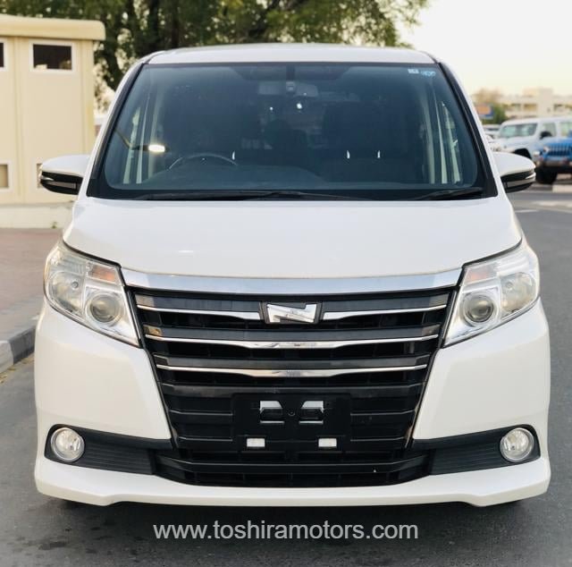 
								2015 TOYOTA NOAH G full									