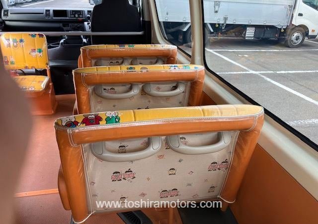 
								2015 TOYOTA HIACE VAN 212/1.5 full									