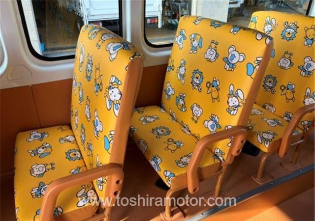 
								2023 TOYOTA HIACE VAN 418/1.5TSS full									