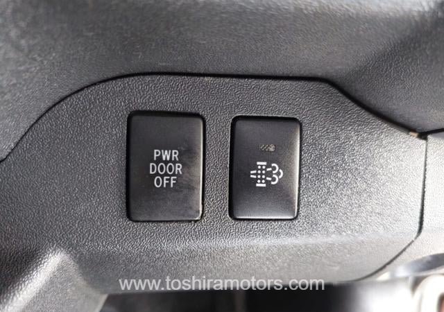 
								2016 TOYOTA HIACE COMMUTER POWER SLIDE PASSENGER DOOR full									