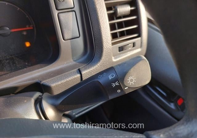 
								2015 TOYOTA HIACE COMMUTER full									