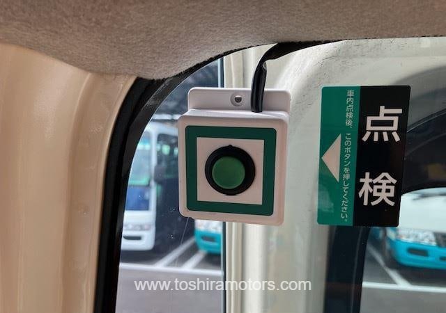 
								2015 TOYOTA HIACE VAN 212/1.5 full									