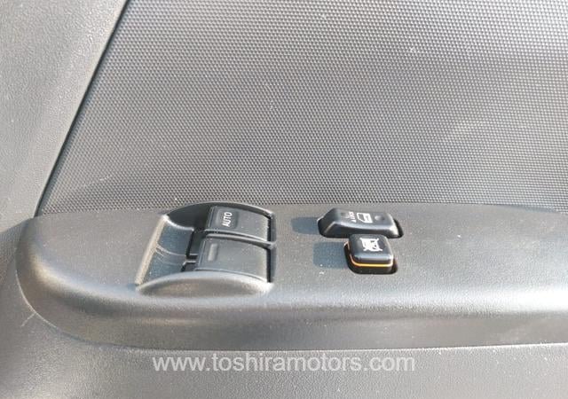 
								2015 TOYOTA HIACE COMMUTER full									