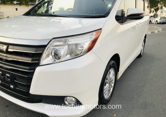 
								2015 TOYOTA NOAH G full									