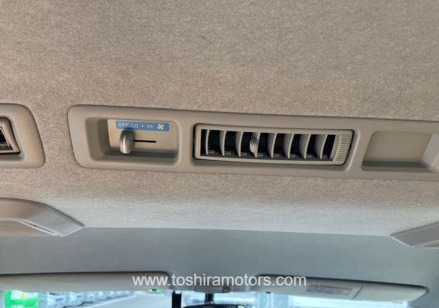 
								2015 TOYOTA HIACE VAN 212/1.5 full									