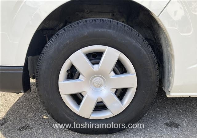 
								2022 TOYOTA HIACE VAN | PARKING SENSOR | BACK CAMERA full									