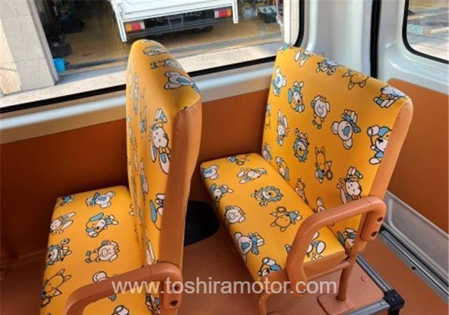 
								2023 TOYOTA HIACE VAN 418/1.5TSS full									