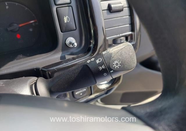 
								2016 TOYOTA HIACE COMMUTER POWER SLIDE PASSENGER DOOR full									