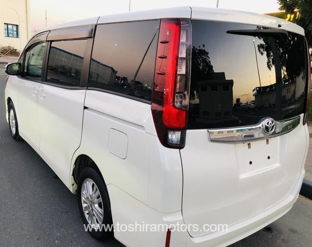 
								2015 TOYOTA NOAH G full									