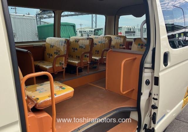 
								2015 TOYOTA HIACE VAN 212/1.5 full									