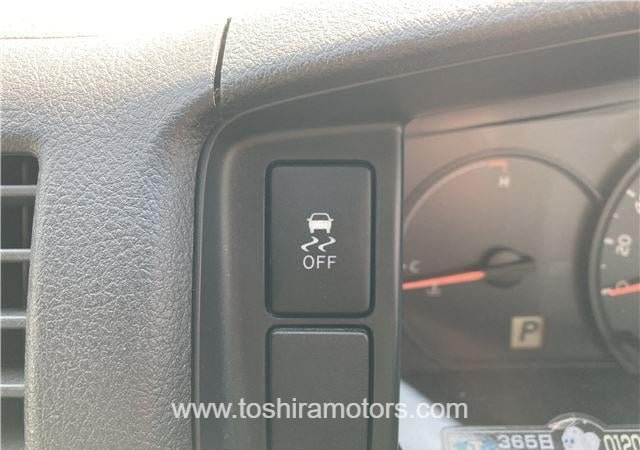 
								2022 TOYOTA HIACE VAN | PARKING SENSOR | BACK CAMERA full									