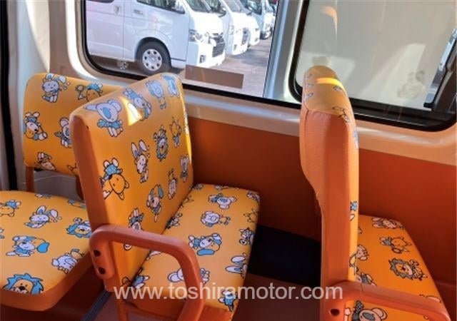 
								2023 TOYOTA HIACE VAN 418/1.5TSS full									