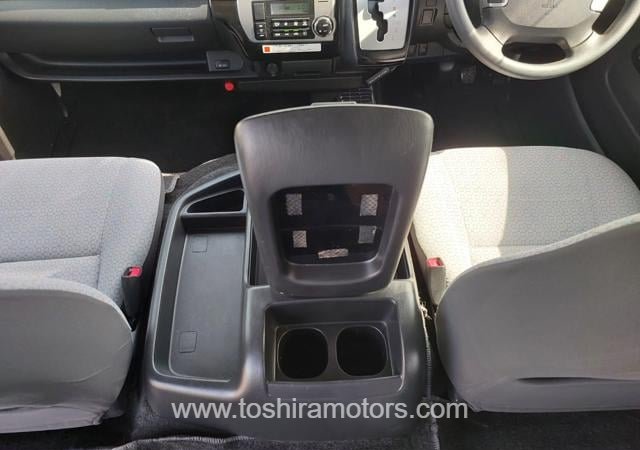 
								2016 TOYOTA HIACE COMMUTER POWER SLIDE PASSENGER DOOR full									