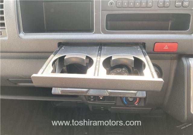 
								2022 TOYOTA HIACE VAN | PARKING SENSOR | BACK CAMERA full									