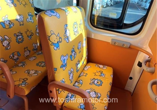 
								2023 TOYOTA HIACE VAN 418/1.5TSS full									