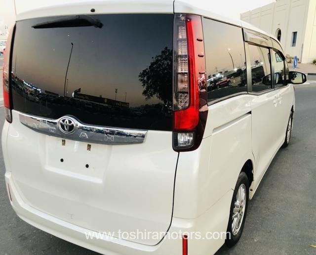 
								2015 TOYOTA NOAH G full									