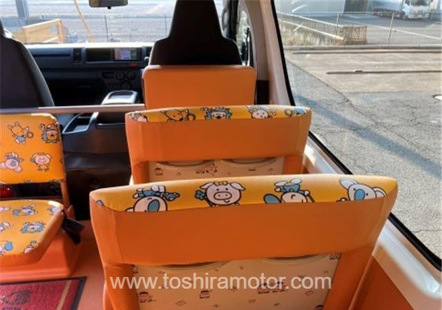 
								2023 TOYOTA HIACE VAN 418/1.5TSS full									