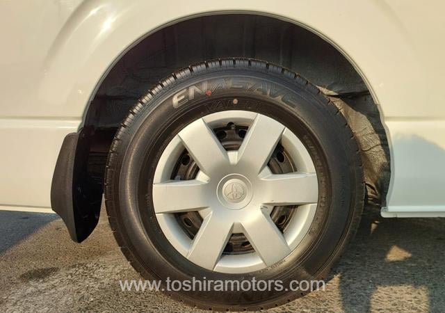 
								2015 TOYOTA HIACE COMMUTER full									