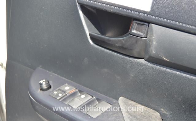 
								2023 TOYOTA HILUX SR5 full									