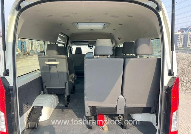 
								2022 TOYOTA HIACE VAN | PARKING SENSOR | BACK CAMERA full									