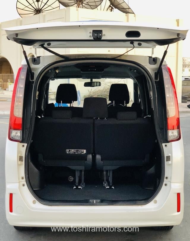 
								2015 TOYOTA NOAH G full									