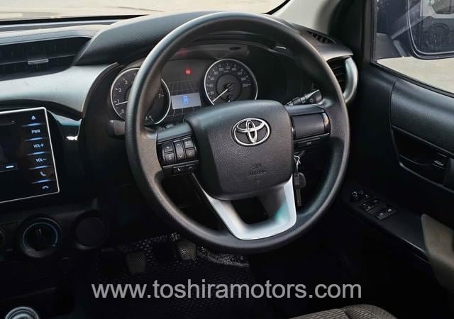 
								2015 TOYOTA HILUX 2.7 E REVO SMART CAB full									