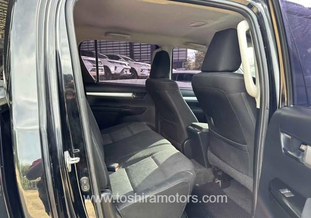 
								2020 TOYOTA HILUX 2.4 E REVO DOUBLE CAB full									