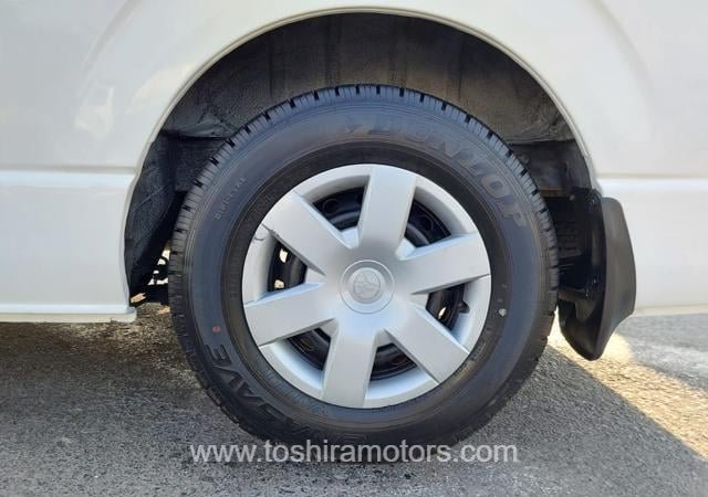 
								2015 TOYOTA HIACE COMMUTER full									