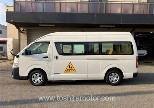 
								2023 TOYOTA HIACE VAN 418/1.5TSS full									