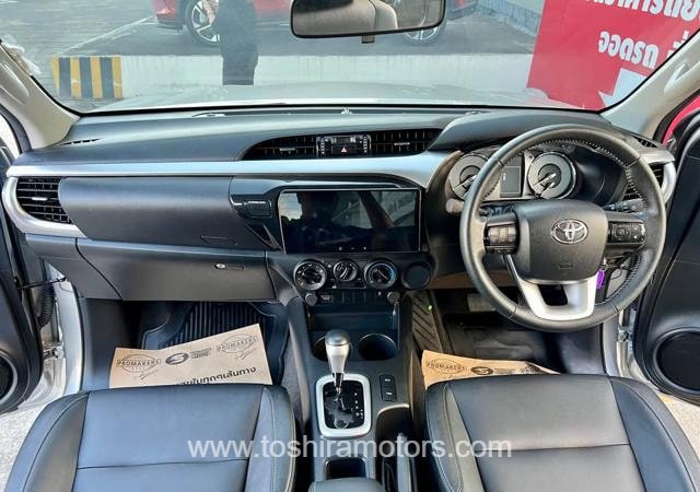 
								2024 TOYOTA HILUX 2.4 E REVO SMART CAB full									