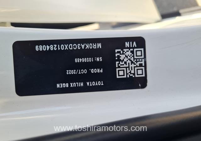 
								2023 TOYOTA HILUX SR5 full									