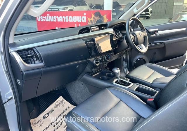 
								2024 TOYOTA HILUX 2.4 E REVO SMART CAB full									