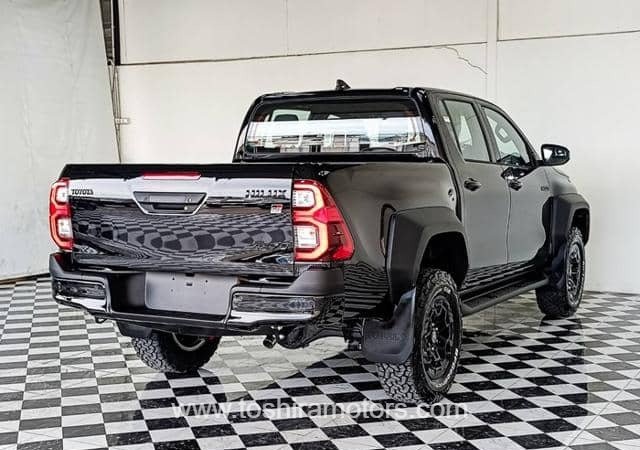 
								2024 TOYOTA HILUX 2.8 GR DOUBLE CAB full									