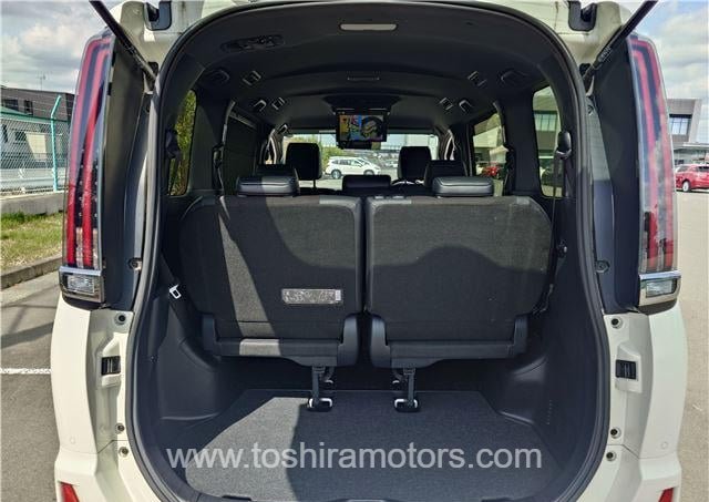 
								TOYOTA NOAH TSS  full									