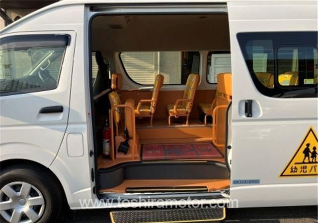 
								2023 TOYOTA HIACE VAN 418/1.5TSS full									