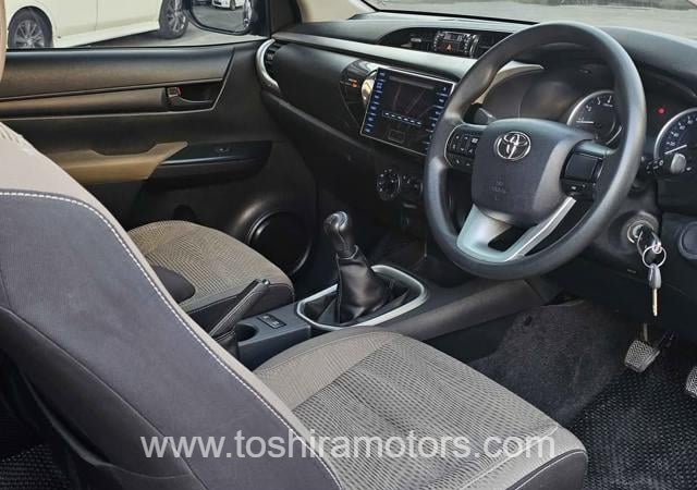 
								2015 TOYOTA HILUX 2.7 E REVO SMART CAB full									