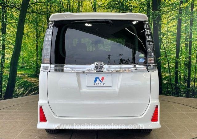 
								2016 TOYOTA VOXY ZS full									