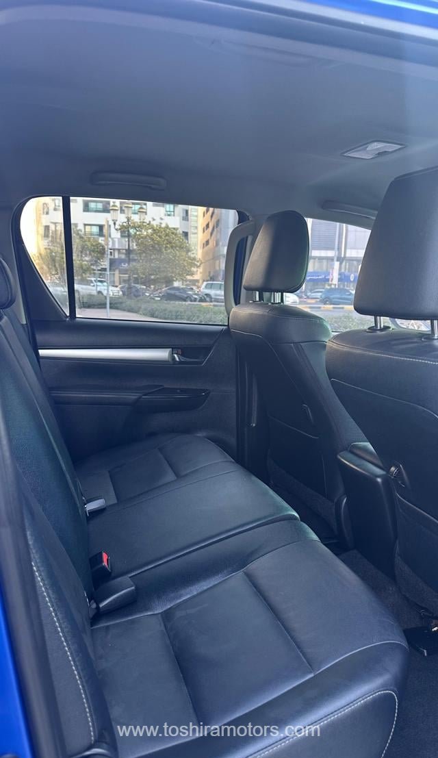 
								2016 TOYOTA HILUX SR5 full									