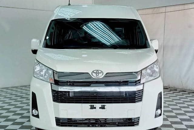 
								2023 Toyota Hiace Commuter full									